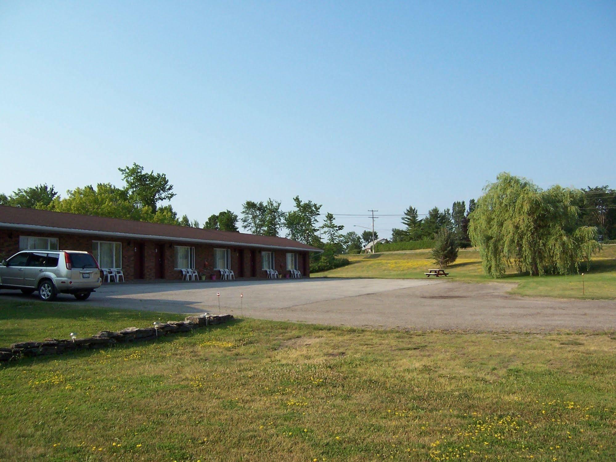 Wayside Motel Manitoulin Manitowaning Ngoại thất bức ảnh