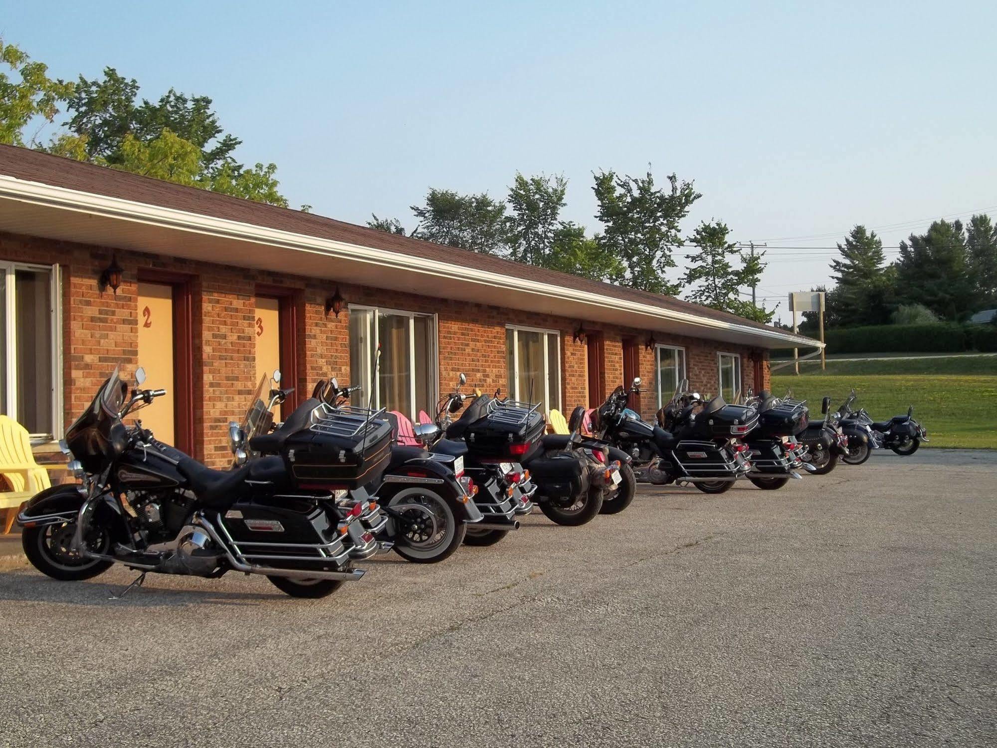 Wayside Motel Manitoulin Manitowaning Ngoại thất bức ảnh